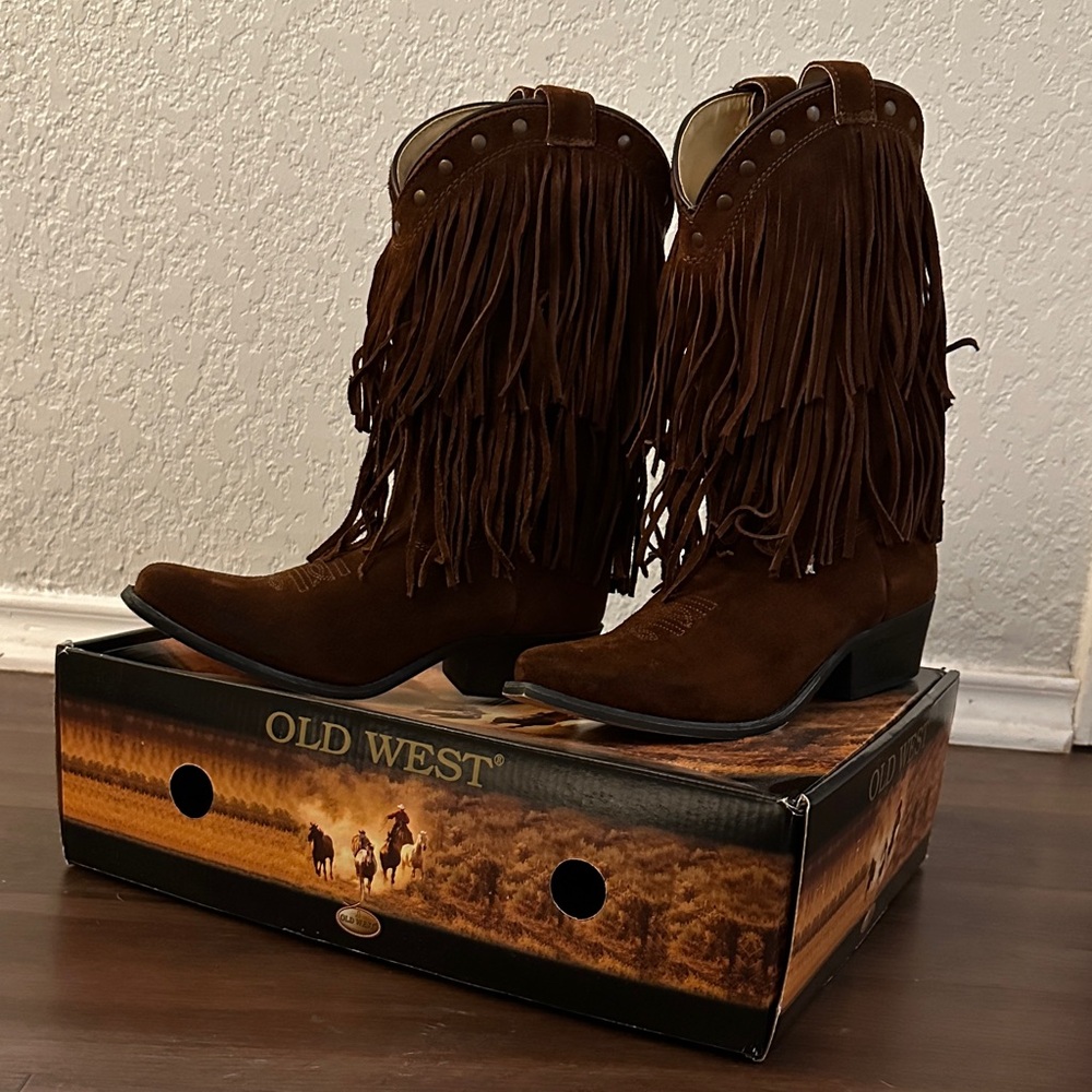 Old West Suede Fringe Boots in Rich Brown